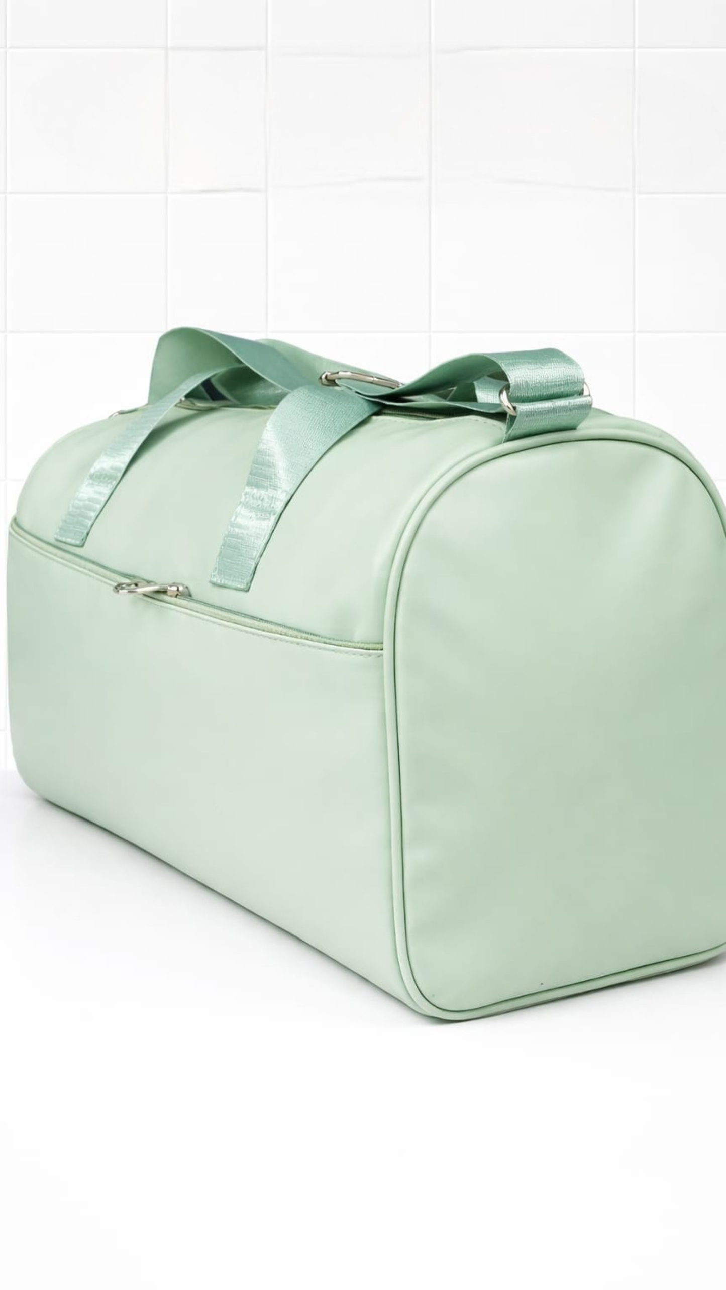 Multifunctional Lightweight And Waterproof Duffle Bag (All Age Groups)