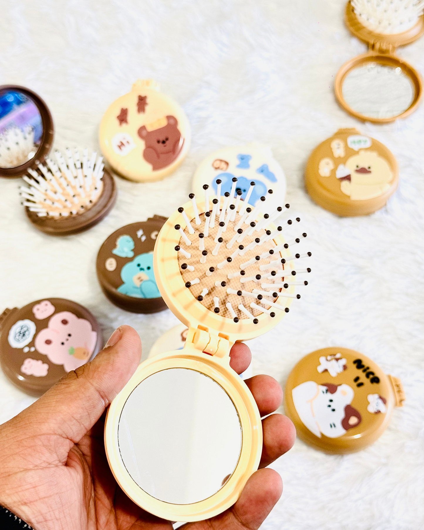 Cute Mirror With Comb