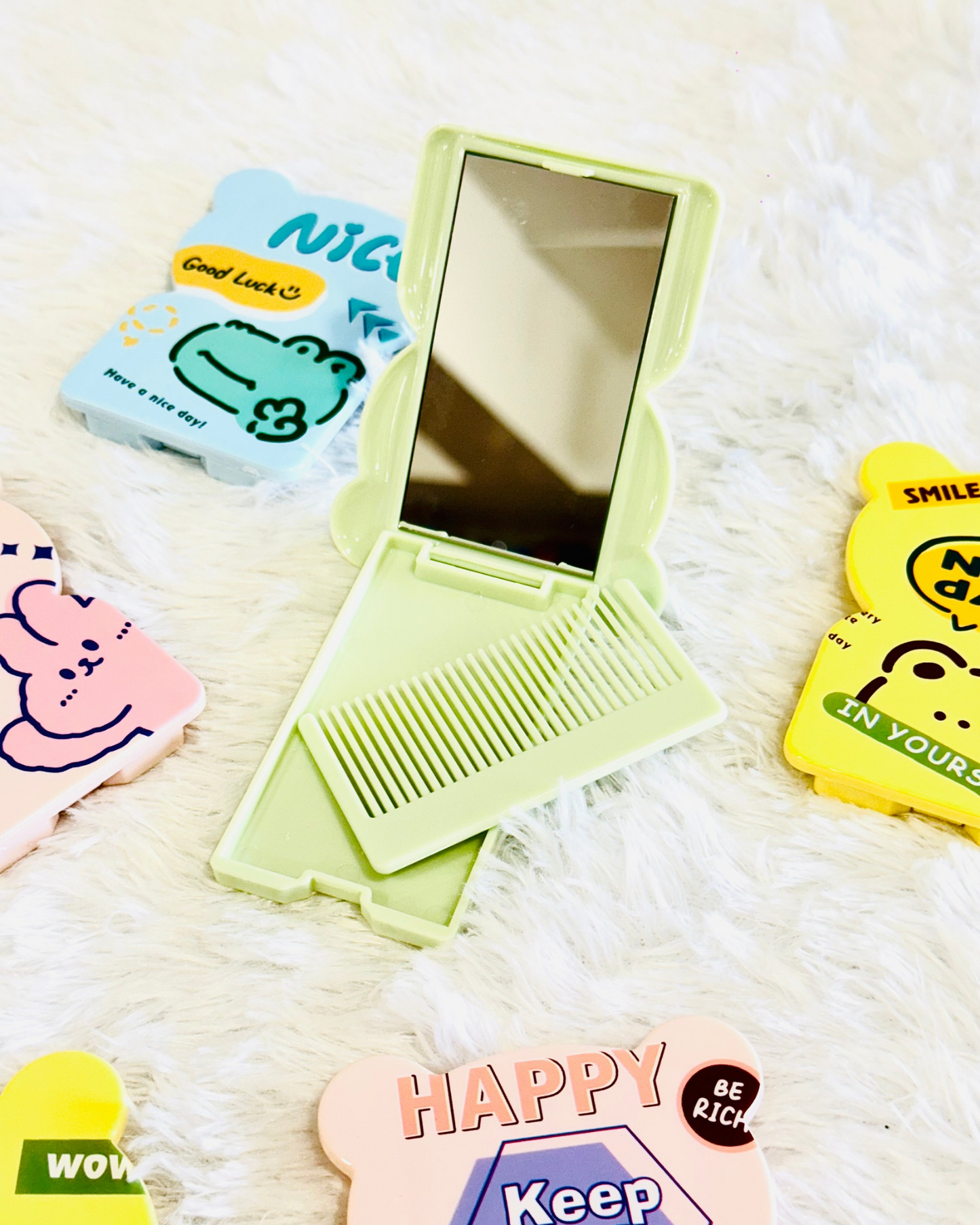 2 In 1 Mirror With Comb