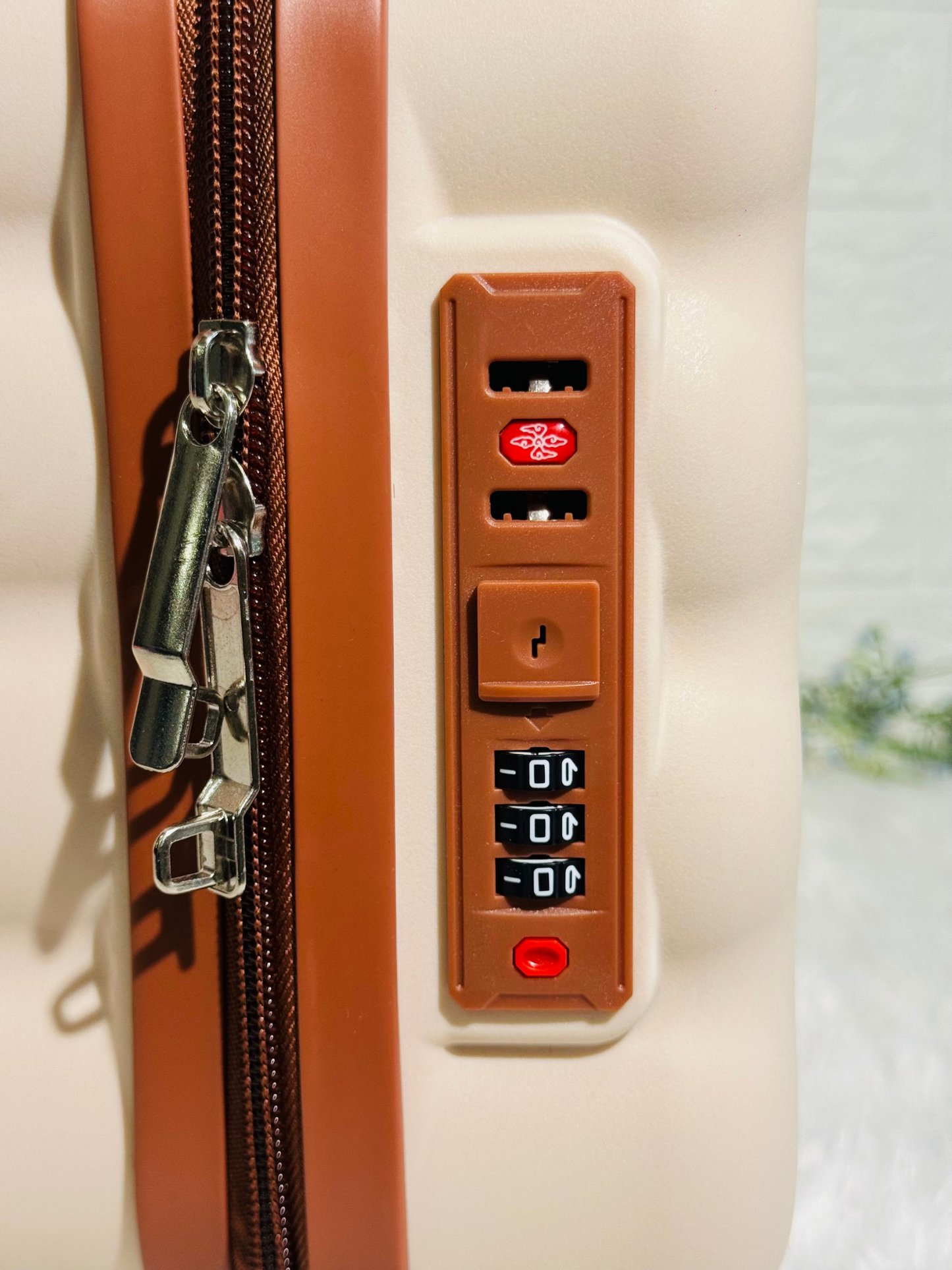 Biscuit Design Portable Luggage Suitcase