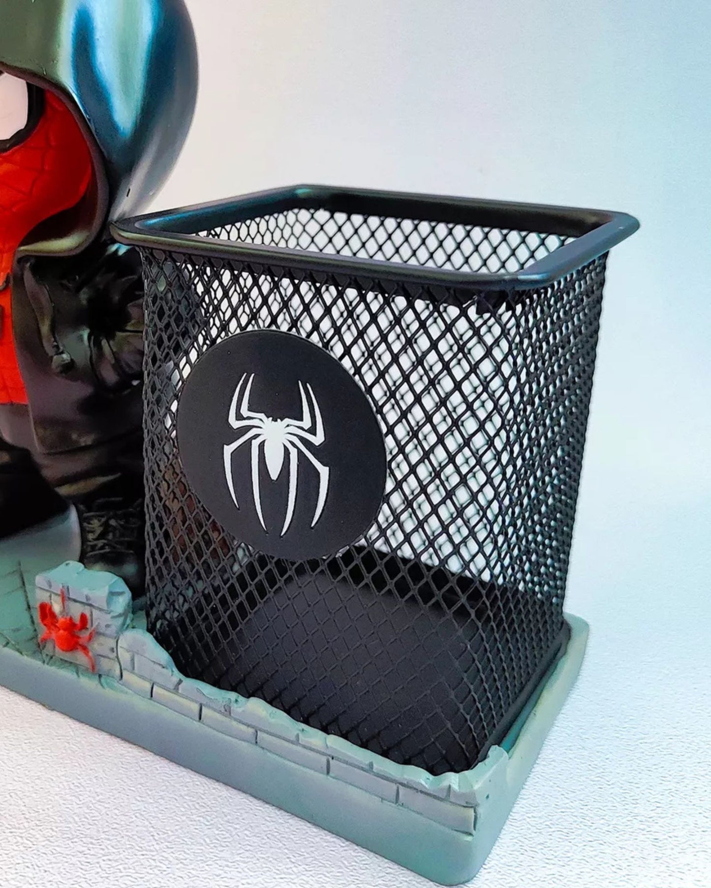 Spidermen Ceramic Pen Stand