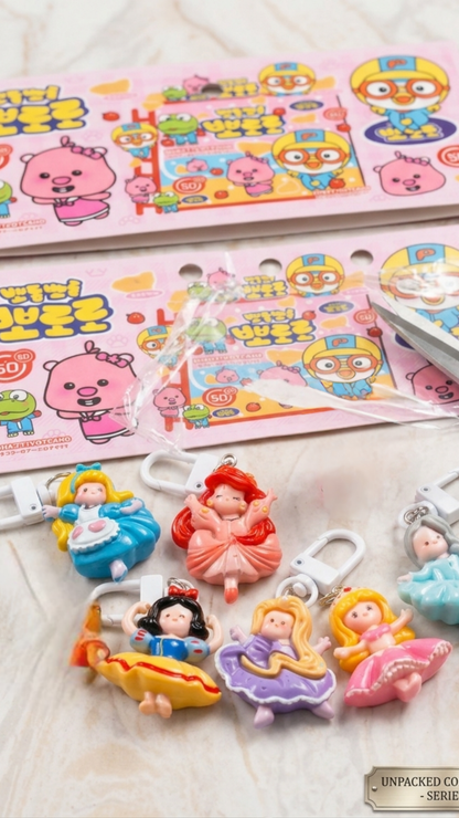 Pack Of 6 Keyrings & Bag Hanging