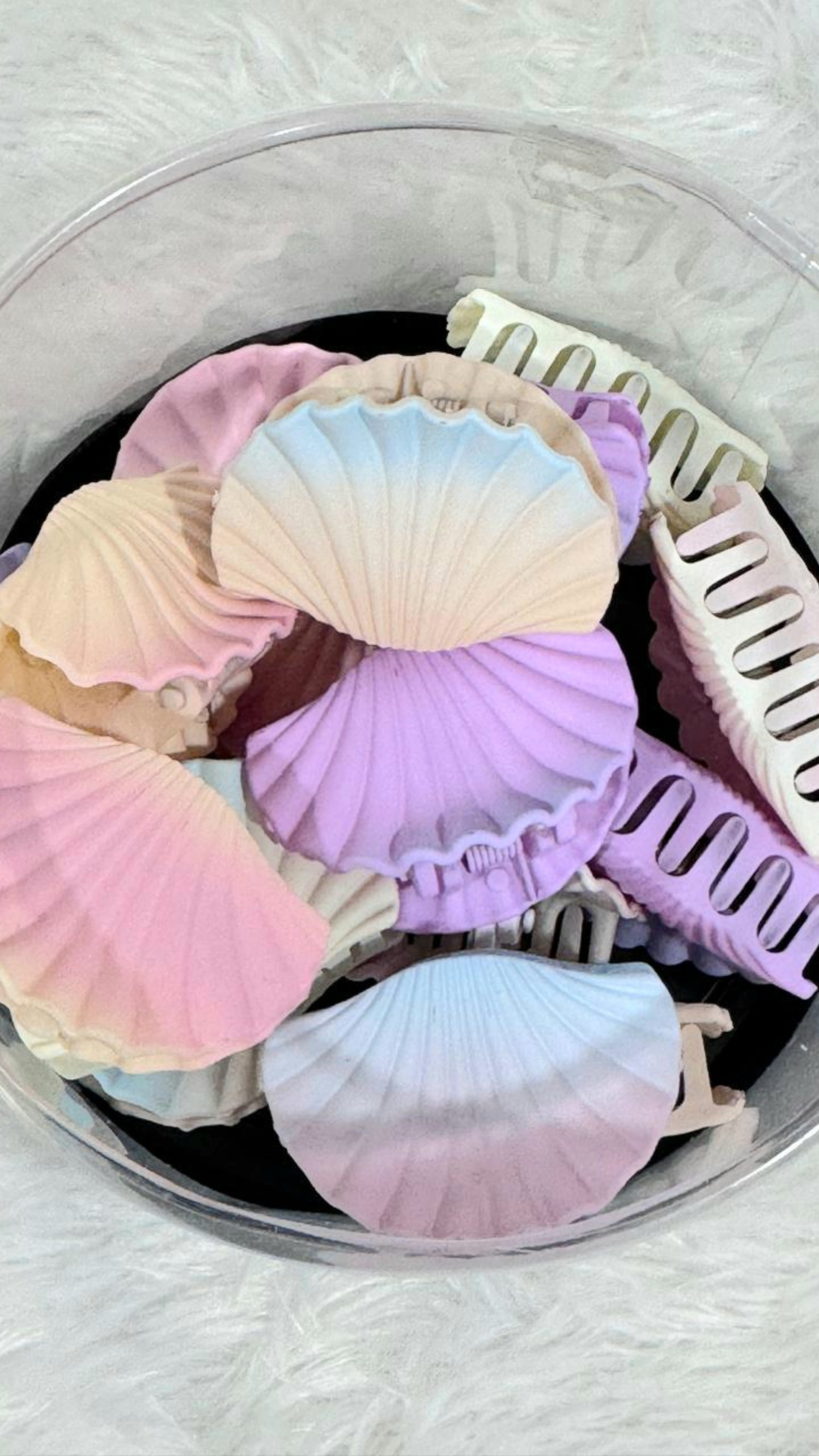 Colourful Shell Clutchers (Pack Of 4)