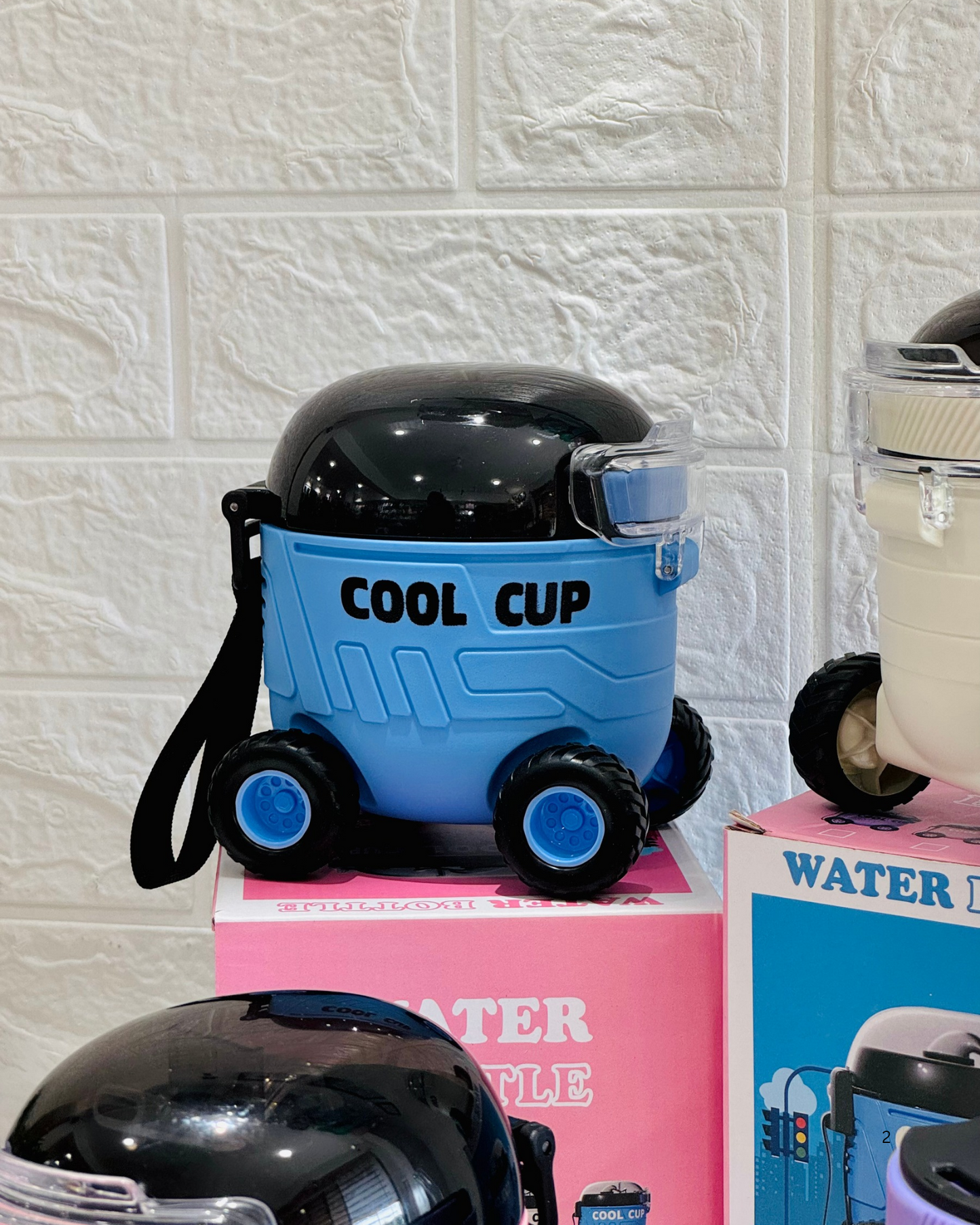 Cool Car Shaped Sipper Water Bottle - 550ml