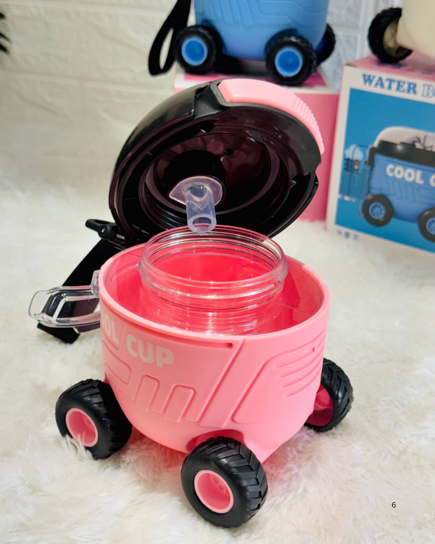 Cool Car Shaped Sipper Water Bottle - 550ml