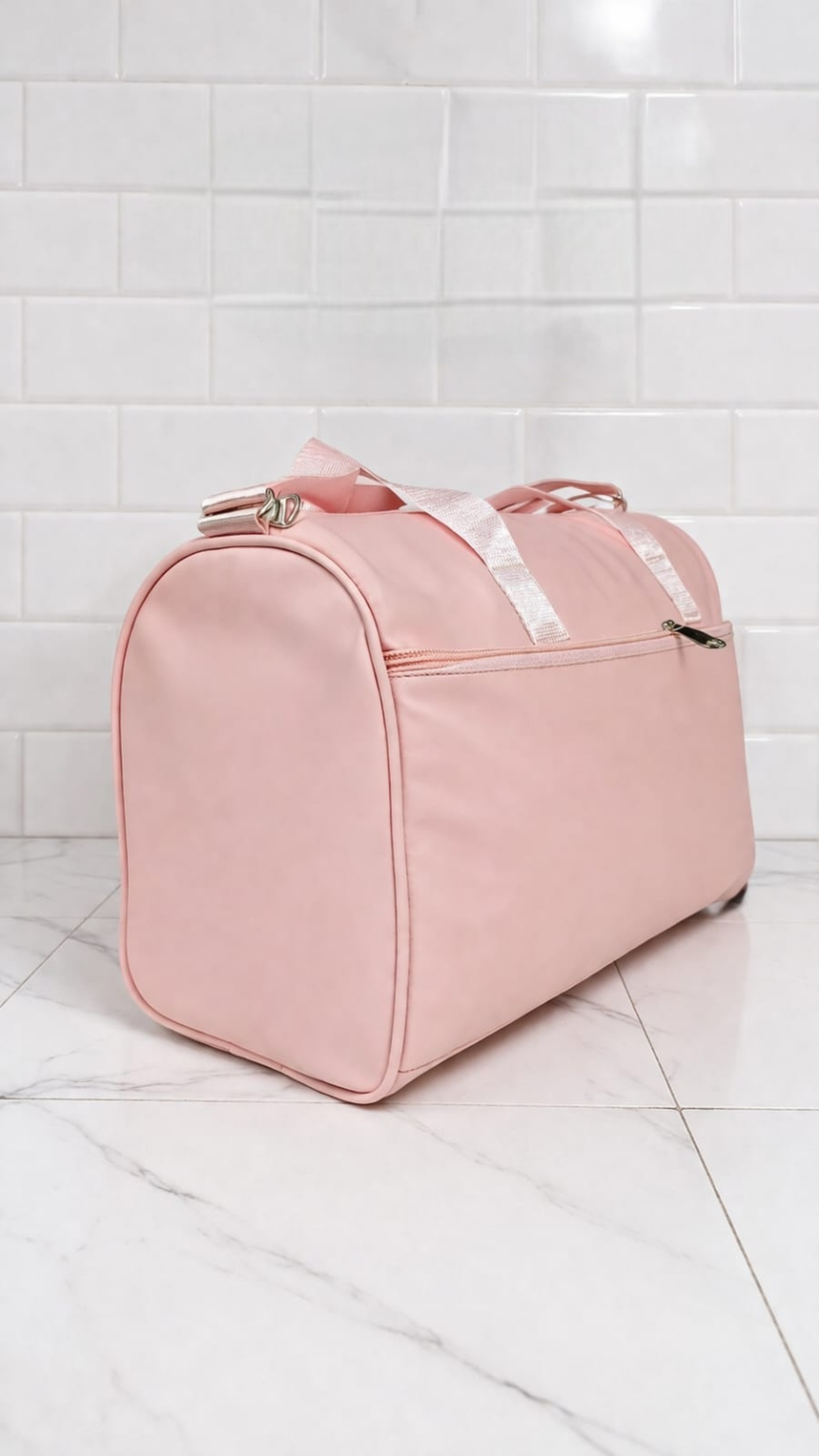 Multifunctional Lightweight And Waterproof Duffle Bag (All Age Groups)