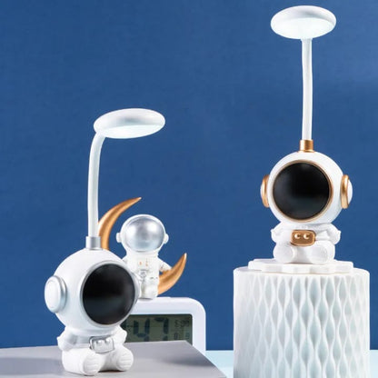 Sitting Astronaut Desk Lamp