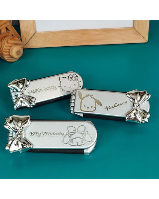 Folding Hairbrush With Mirror